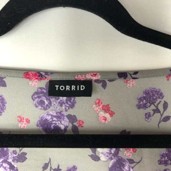 Torrid Grey & Purple Floral Sharkbite Chiffon SZ 1 - Picture 4 of 6